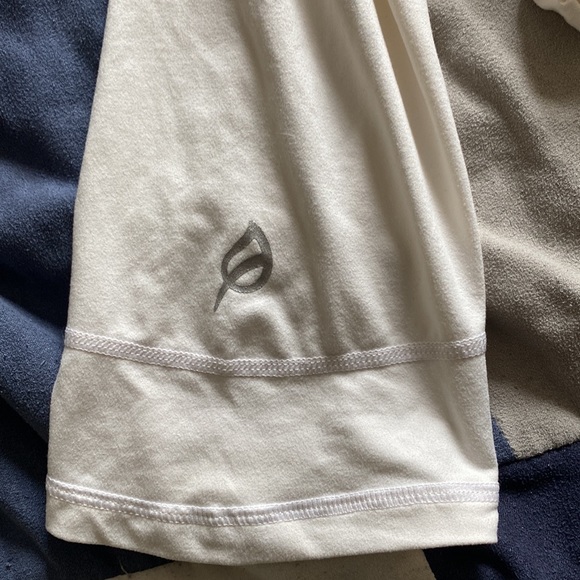 Ptula activewear mesh long sleeve crop size L - Picture 3 of 3